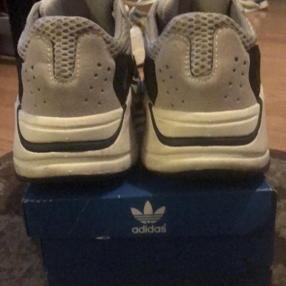 Yeesy Boost 700 wave runner size 5 - Picture 3 of 4